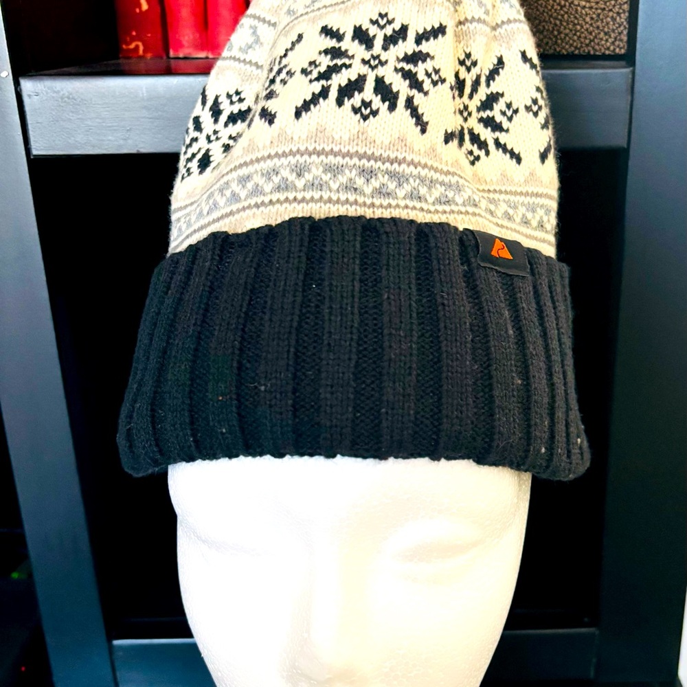 Cool black and white Besniie. Neely bought and once worn in Fairbanks.